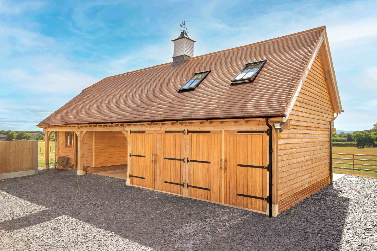 Three BAy Oak Framed Building with Accomodation Above